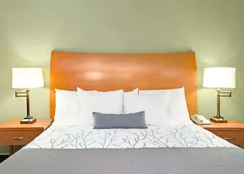 Days Inn by Wyndham San Jose hotel thumbnail 6