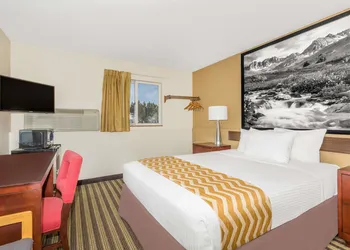 Travelodge by Wyndham Loveland/Fort Collins Area hotel thumbnail 5