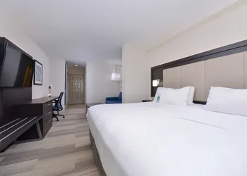 Holiday Inn Express Mystic by IHG hotel thumbnail 8