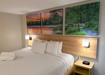 Days Inn by Wyndham Torrington hotel thumbnail 7