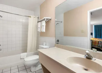 Rodeway Inn New Port Richey hotel thumbnail 4
