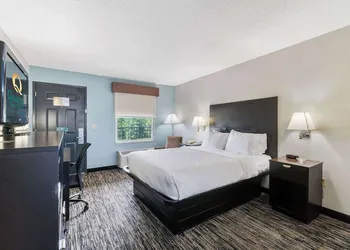Quality Inn Adairsville - Calhoun South hotel thumbnail 6