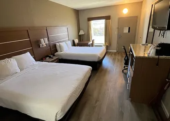 Quality Inn & Suites near Six Flags - Austell hotel thumbnail 5