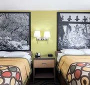 Super 8 by Wyndham Brunswick/St Simons Island Area hotel detail image 4