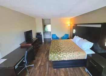 Econo Lodge Lavonia I-85 hotel thumbnail 5