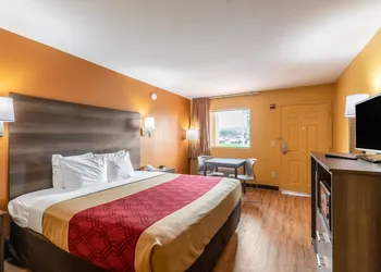 Econo Lodge Kingsland hotel thumbnail 3