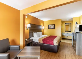 Econo Lodge Kingsland hotel thumbnail 4