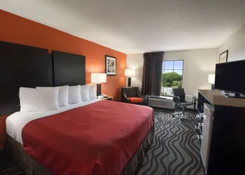 Days Inn by Wyndham Rome Downtown hotel thumbnail 5