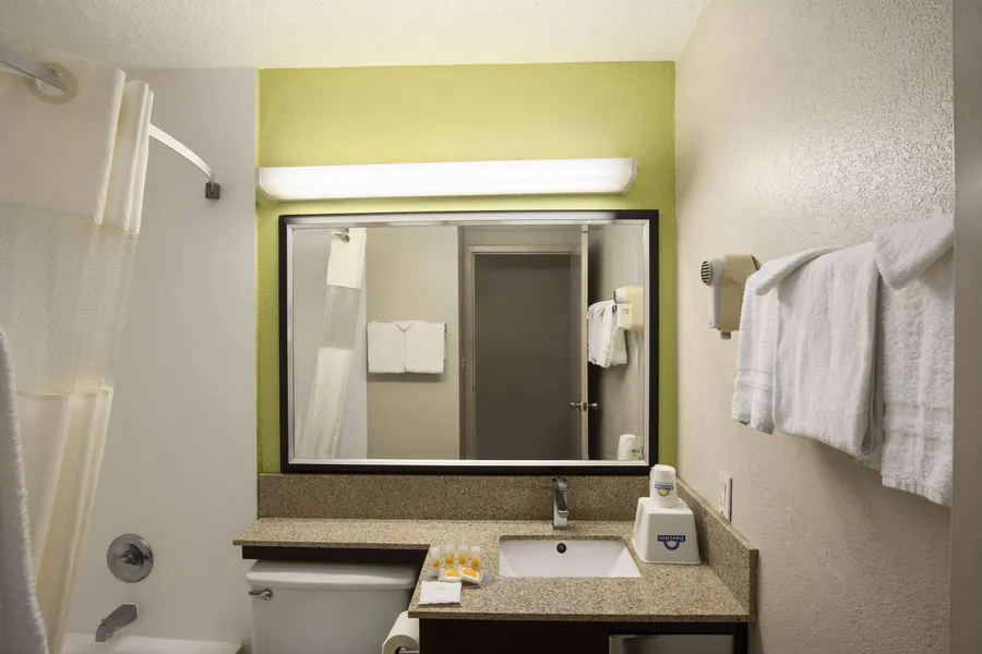 Days Inn by Wyndham Rome Downtown hotel detail image 6