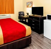 Econo Lodge Rome South hotel detail image 4