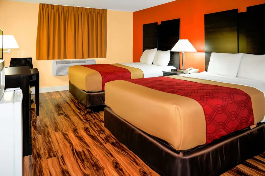 Econo Lodge Rome South hotel detail image 6