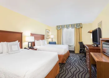 Baymont by Wyndham Savannah Midtown hotel thumbnail 5