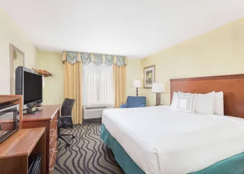 Baymont by Wyndham Savannah Midtown hotel thumbnail 7