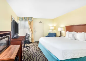 Baymont by Wyndham Savannah Midtown hotel thumbnail 8