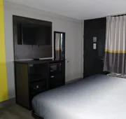 Super 8 by Wyndham Savannah hotel detail image 3