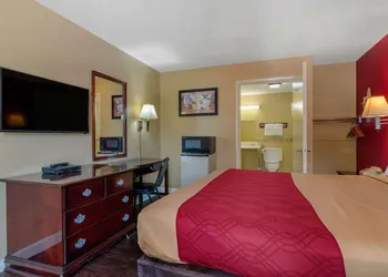 Econo Lodge Union City - Atlanta South hotel thumbnail 8
