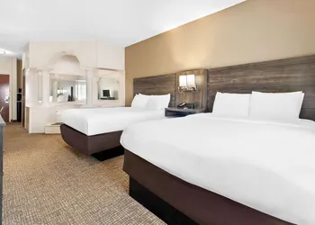 Comfort Suites near Robins Air Force Base hotel thumbnail 5