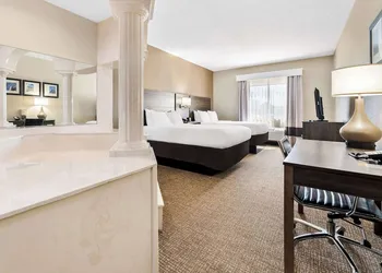 Comfort Suites near Robins Air Force Base hotel thumbnail 6