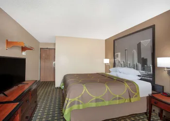 Super 8 by Wyndham Waycross GA hotel thumbnail 6