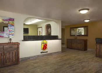Super 8 by Wyndham Idaho Falls hotel thumbnail 2