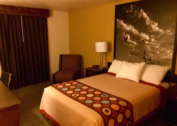 Super 8 by Wyndham Idaho Falls hotel thumbnail 4