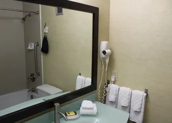 Rodeway Inn hotel thumbnail 2
