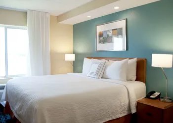 Fairfield Inn & Suites by Marriott Ames hotel thumbnail 3