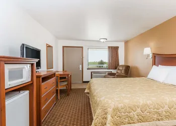 Super 8 by Wyndham Goodland hotel thumbnail 7