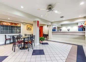 Econo Lodge Berea hotel thumbnail 2