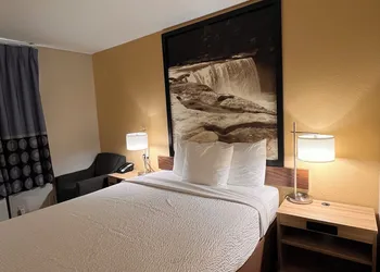 Super 8 by Wyndham Radcliff Ft. Knox Area hotel thumbnail 6