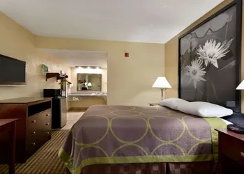 Super 8 by Wyndham Ruston hotel thumbnail 6