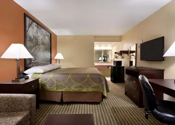 Super 8 by Wyndham Ruston hotel thumbnail 8