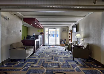 Super 8 by Wyndham Bangor hotel thumbnail 2