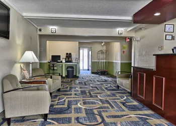 Super 8 by Wyndham Bangor hotel thumbnail 3