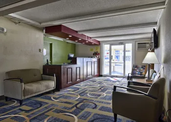 Super 8 by Wyndham Bangor hotel thumbnail 4