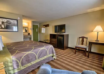 Super 8 by Wyndham Bangor hotel thumbnail 6