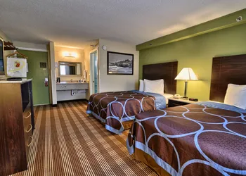 Super 8 by Wyndham Bangor hotel thumbnail 7