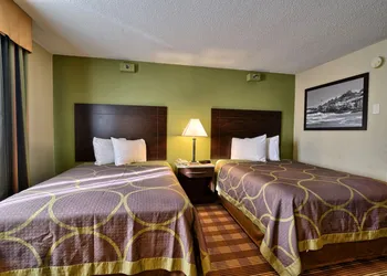 Super 8 by Wyndham Bangor hotel thumbnail 8