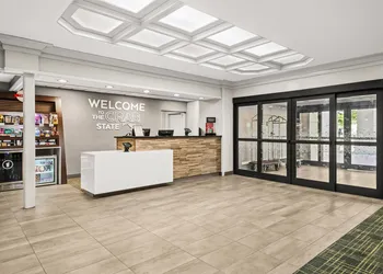 Hampton Inn Elkton hotel thumbnail 3