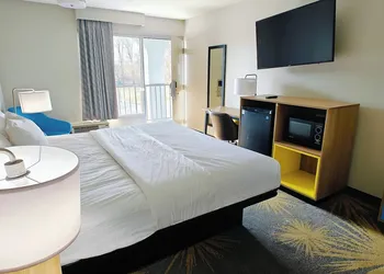 Days Inn by Wyndham Salisbury hotel thumbnail 7