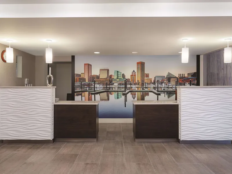 La Quinta Inn & Suites by Wyndham Baltimore N / White Marsh hotel detail image 2