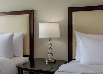 Holiday Inn Hotel & Suites Boston - Peabody by IHG hotel thumbnail 4