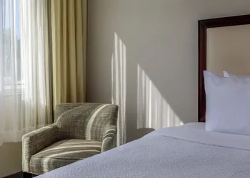 Holiday Inn Hotel & Suites Boston - Peabody by IHG hotel thumbnail 8