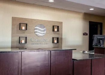Comfort Inn & Suites Harrisonville hotel thumbnail 2