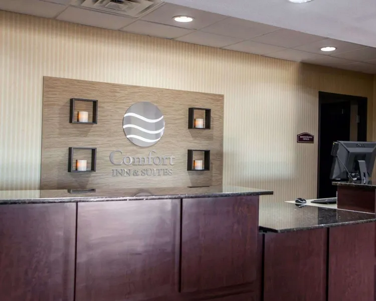 Comfort Inn & Suites Harrisonville hotel detail image 2