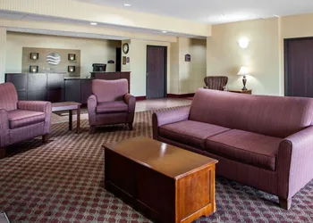 Comfort Inn & Suites Harrisonville hotel thumbnail 4