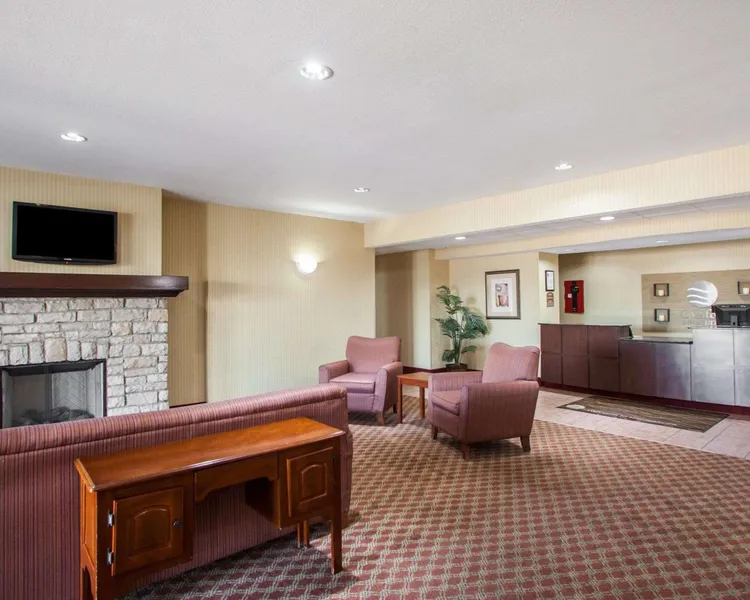Comfort Inn & Suites Harrisonville hotel detail image 6