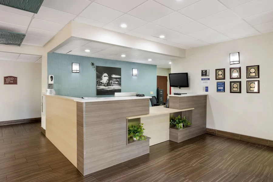 Best Western Plus Springfield Airport Inn hotel detail image 2
