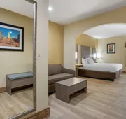Best Western Plus Springfield Airport Inn hotel detail image 4
