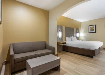 Best Western Plus Springfield Airport Inn hotel thumbnail 5